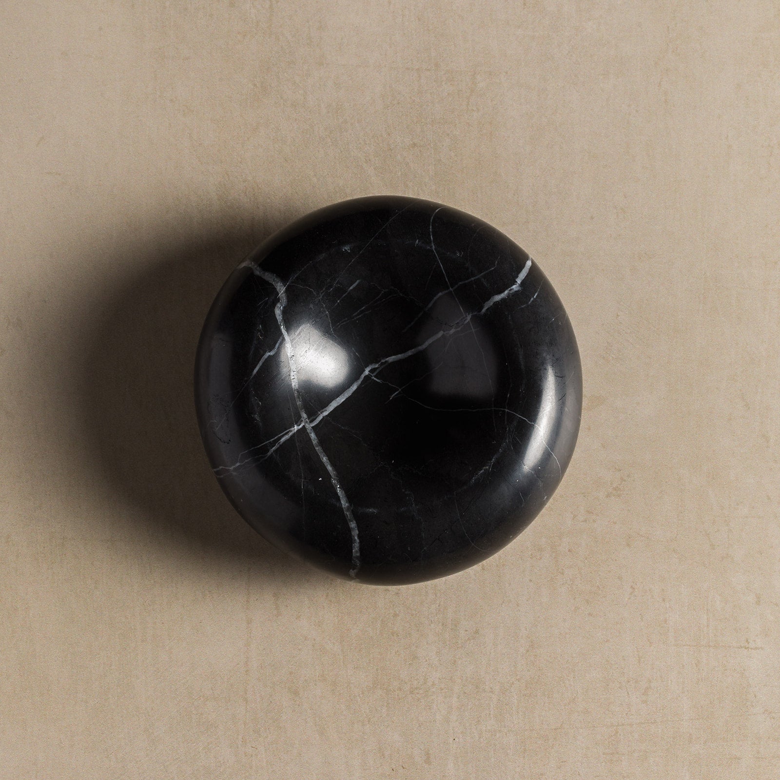 Dona catchall made from black marble