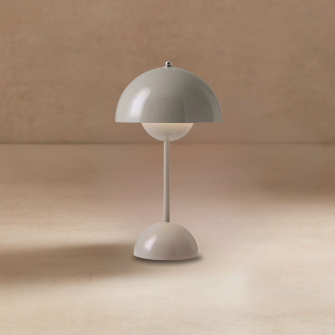 &Tradition- Flowerpot Portable LED Table Lamp in Grey Beige